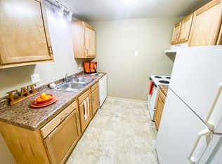 16 Capitol View Ter APT 4, Madison, WI 53713