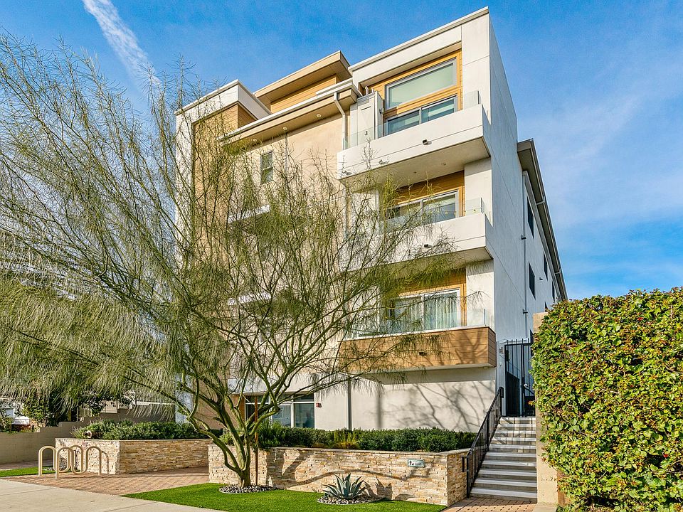 1st image of 11611 Moorpark St #1