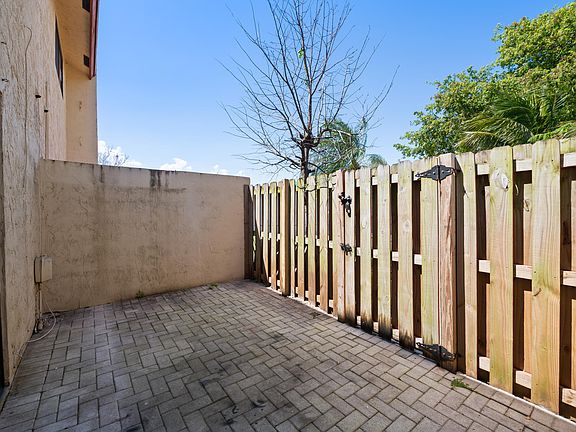 4th image of 3281 E Golf Blvd APT 4