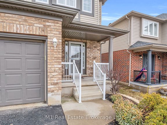 2nd image of 33 Hilltop Rd