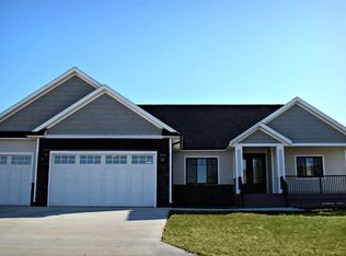 101 Davis Ct, Rock Rapids, IA 51246