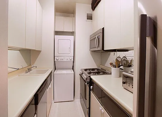 Sold by Warburg | media 14