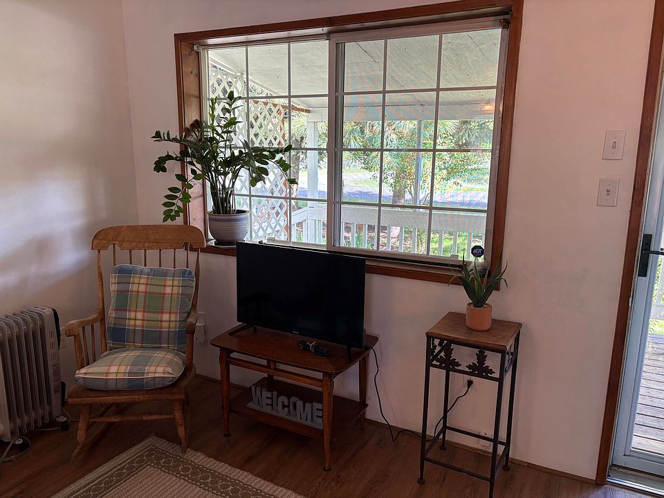 2nd image of 304 S Lalo Ave