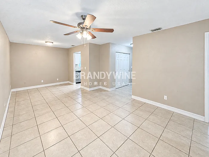 4 bed, 2.0 bath, 1270 sqft, $2,060 — Photo 4