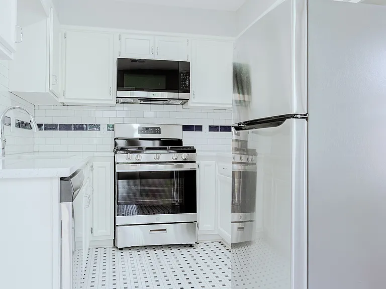 2209 Main St #1 — Photo 8