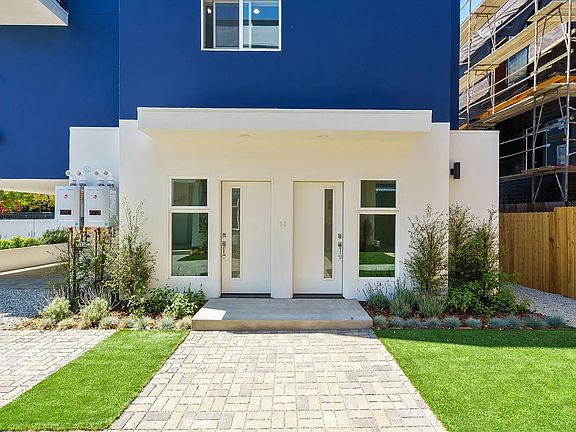 2nd image of 5126 Riverton Ave #5126