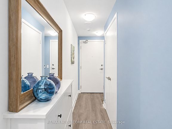 4th image of 195 Redpath Ave #1914