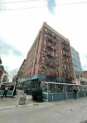 Rented by Universal Realty Group | media 10