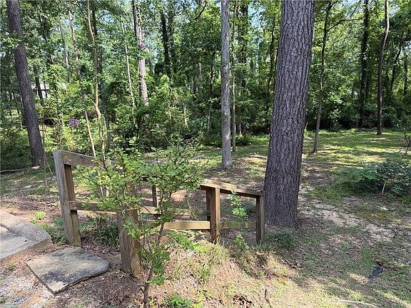 4th image of 401 Timber Ridge Dr