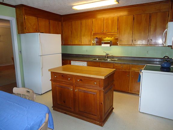 4th image of 3711 Dogwood Ave