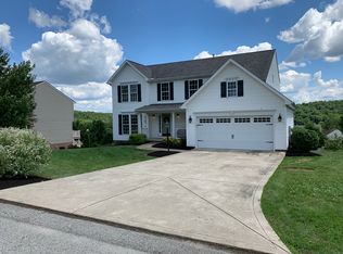 124 Tartan Dr, Greensburg, PA 15601
