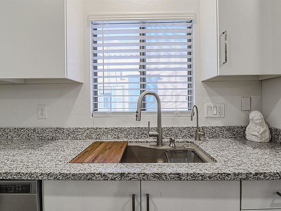 4th image of 12849 W Valentine Ave