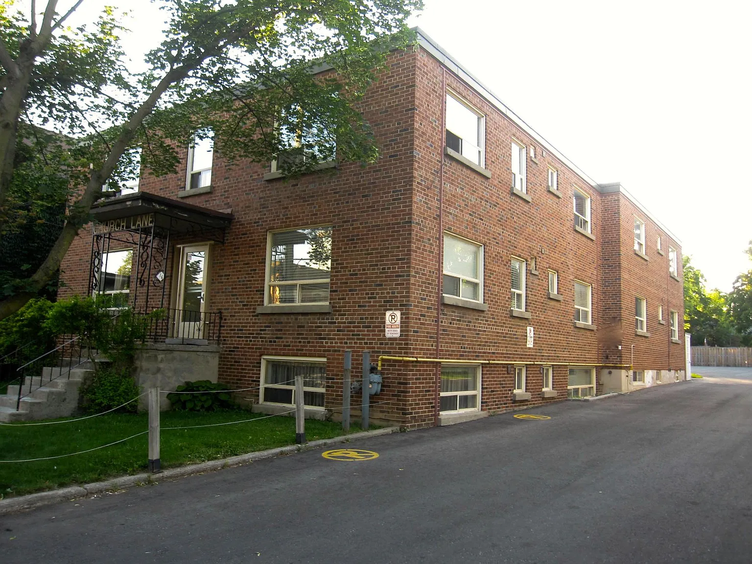 2 bed, 800 sqft, $2,295 — Photo 2