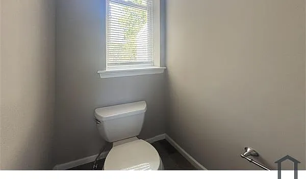 3 bed, $1,550 — Photo 2