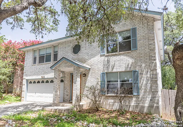 4 bed, 2.5 bath, 2400 sqft, $2,100 — Photo 3
