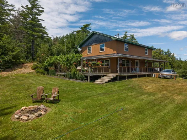 236 Canoe Lake Estates Rd, East Quinan, NS B0W 3M0