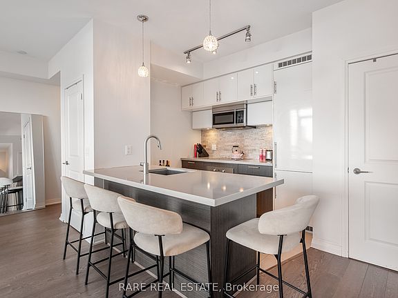 3rd image of 8 Mercer St #2007