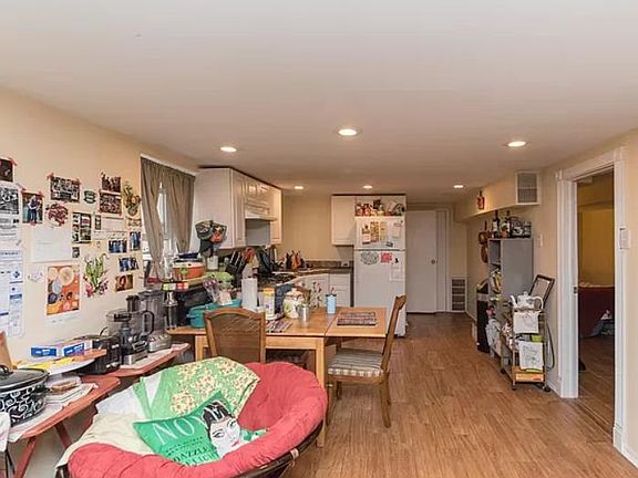 2nd image of 1615 W Foster Ave #G
