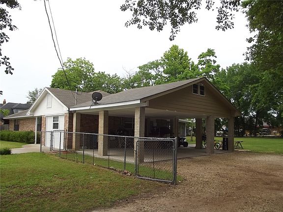 4th image of 103 Water Oak St