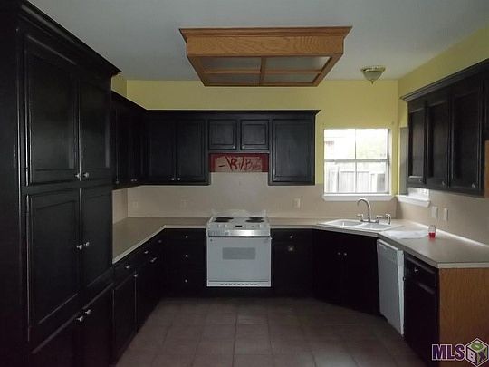4th image of 38295 Graystone Ave