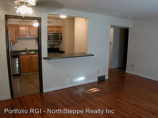 4th image of 3801 Sturbridge Ct APT B11