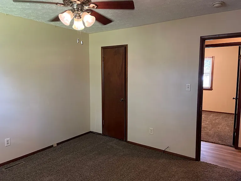 2935 S Roanoke Ave — Photo 15