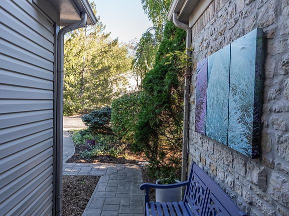 4th image of 2814 S Saint Remy Cir