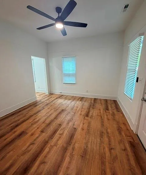 498 Connally St SE — Photo 9