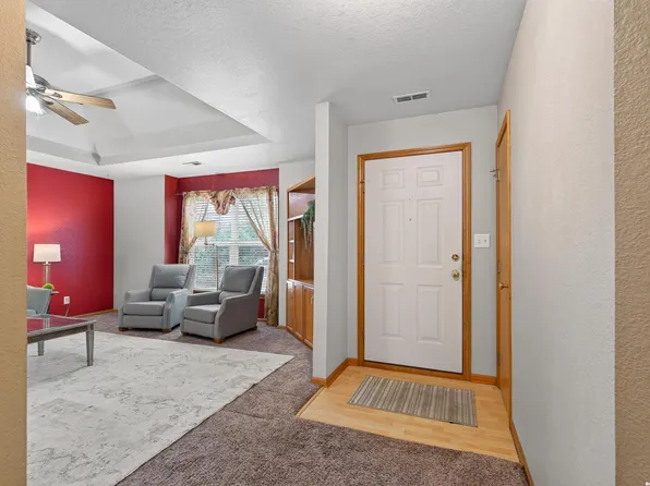 508 River Bend Ct, Lawrence, KS 66044