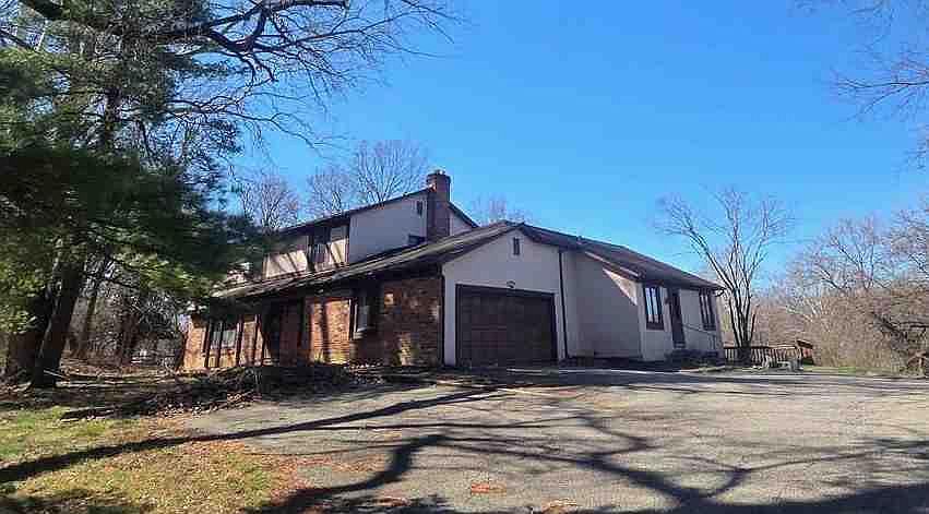 1st image of 4055 Sunbury Rd