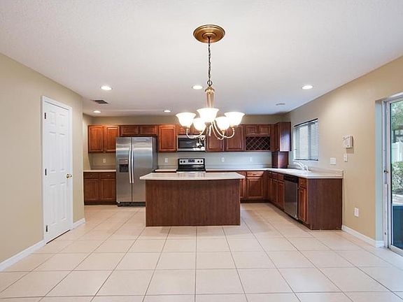 4th image of 1406 Blackwater Pond Dr