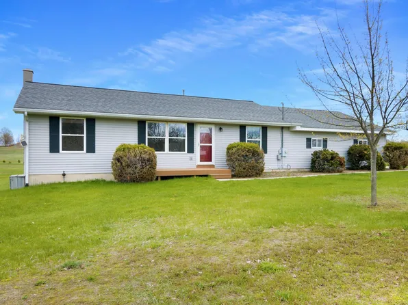 8392 Monarch Ln, Williamsburg, MI 49690
