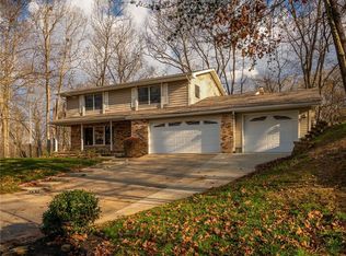 124 Raintree Dr, Hurricane, WV 25526