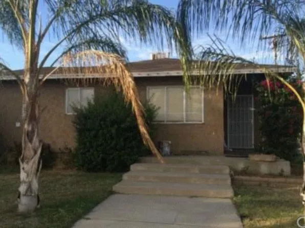 19092 Grove Pl, Bloomington, CA 92316