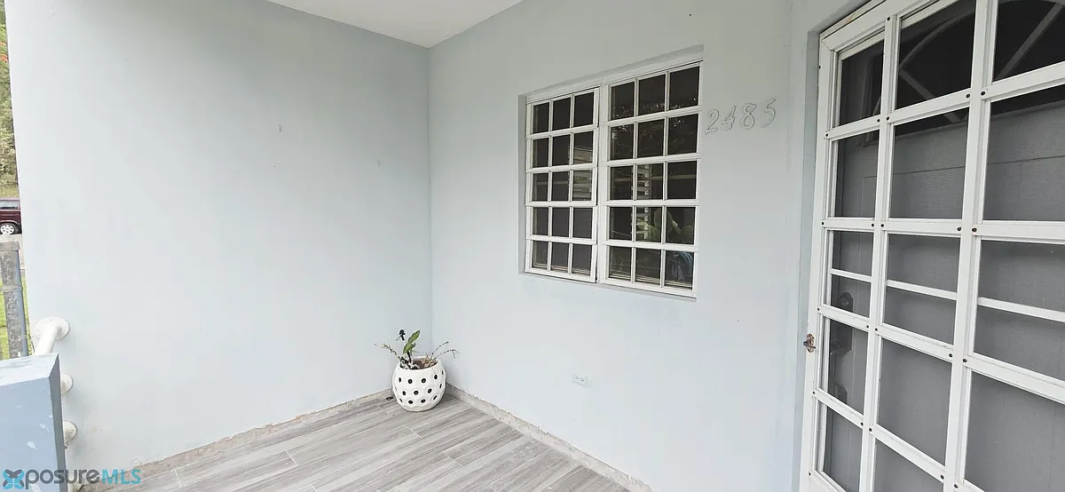 Building Photo - 2485 Casabe