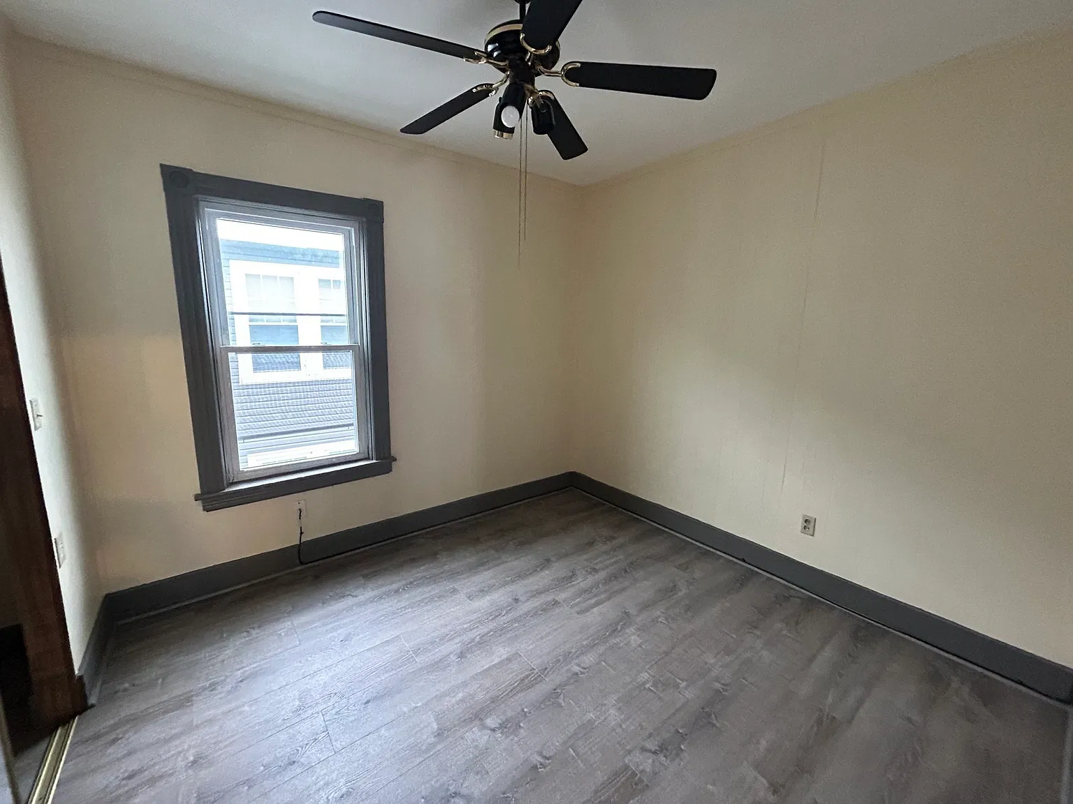 1 bed, 1.0 bath, 550 sqft, $1,800 — Photo 4