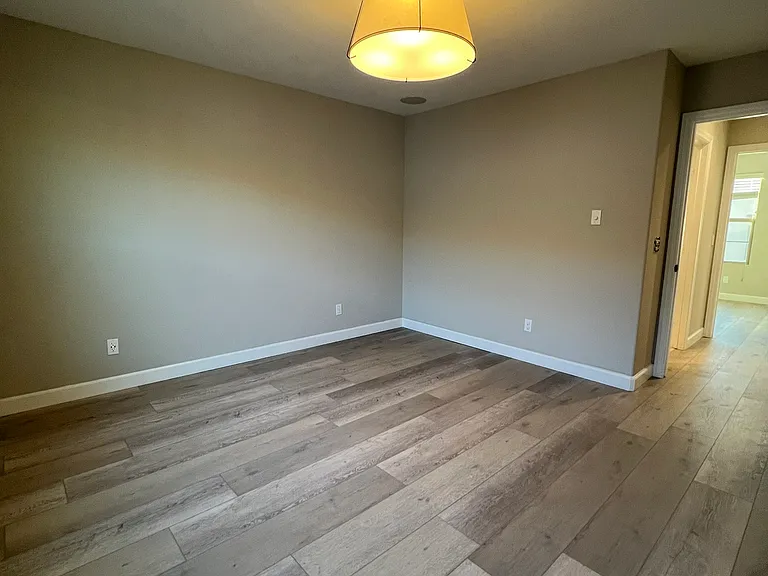 907 Slate St — Photo 32