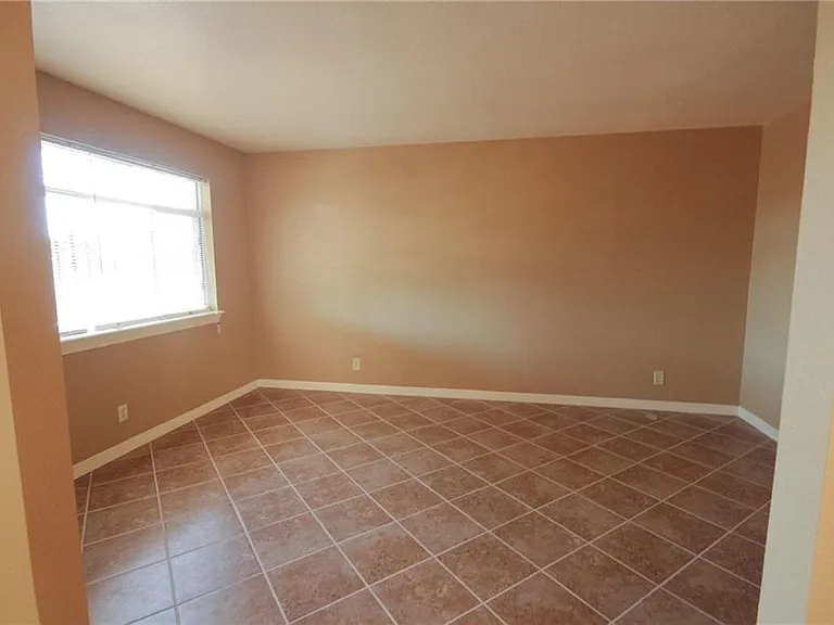 10804 Gloster Ct — Photo 9