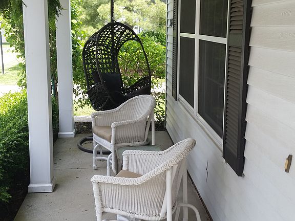 3rd image of 30615 Cambridge Dr