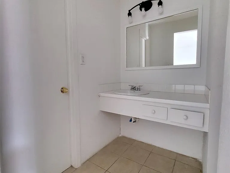 425 Hawthorne St #7 — Photo 4