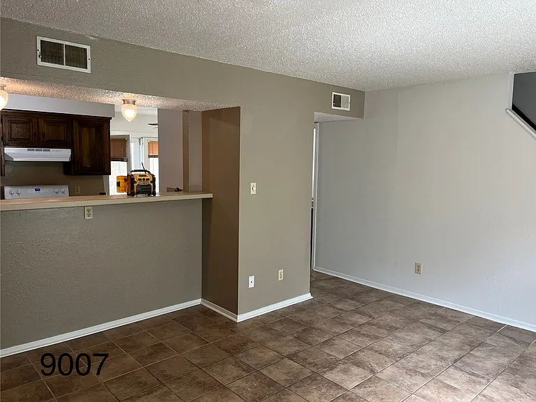 9007 Clusters Dr — Photo 8