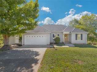 207 Shady Grove Est, Pickens, SC 29671