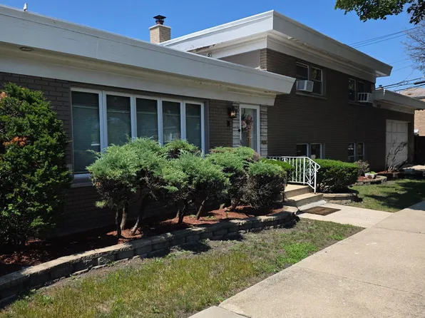 9456 S Calumet Ave, Chicago, IL 60619