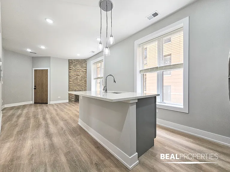 428-38 West Belden — Photo 10