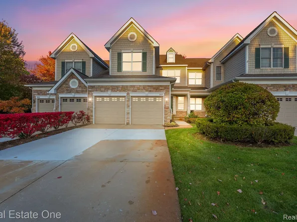 26416 Fieldstone Dr, Novi, MI 48374