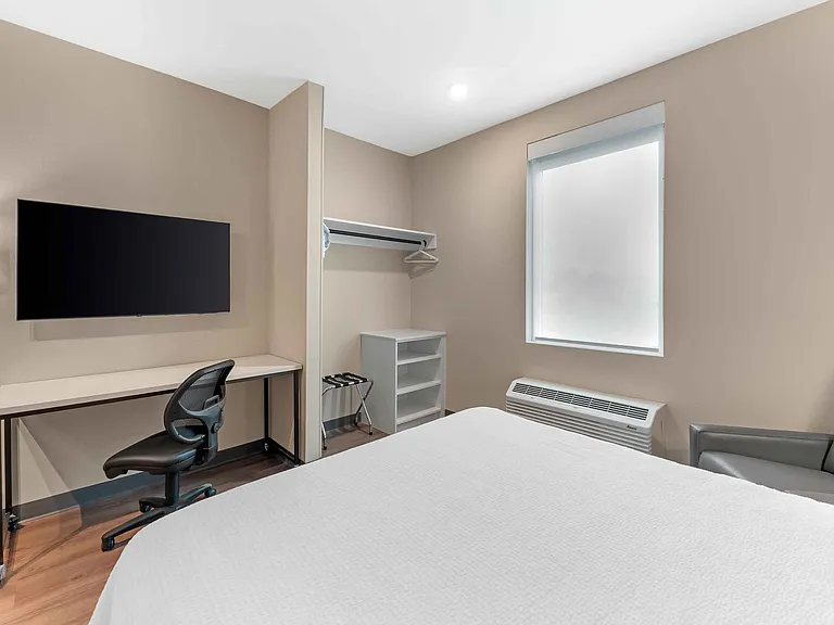 Studio Suite - 1 Queen Bed