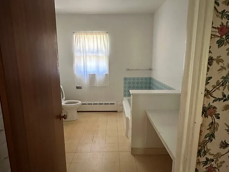 Bathroom with Tub