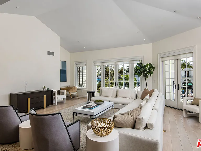 15225 Palisades Village Ln #205 — Photo 3