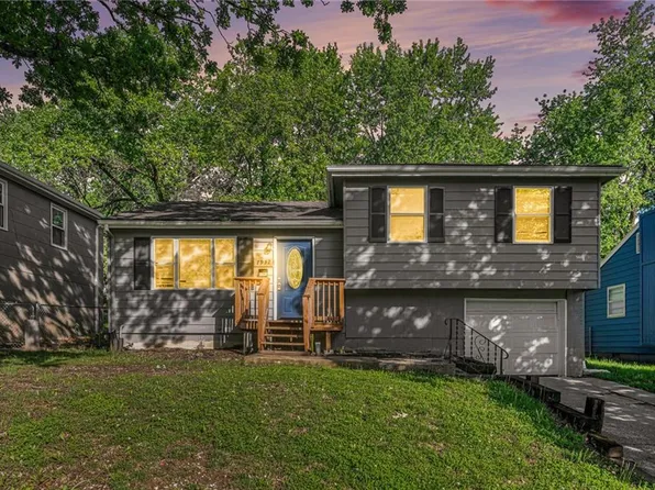 7932 NE San Rafael Dr, Kansas City, MO 64119