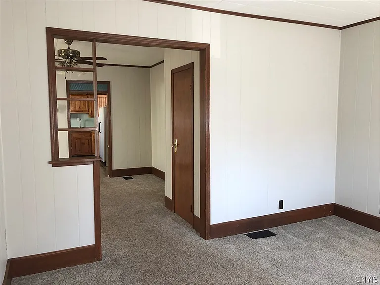 708 Schuyler St — Photo 8